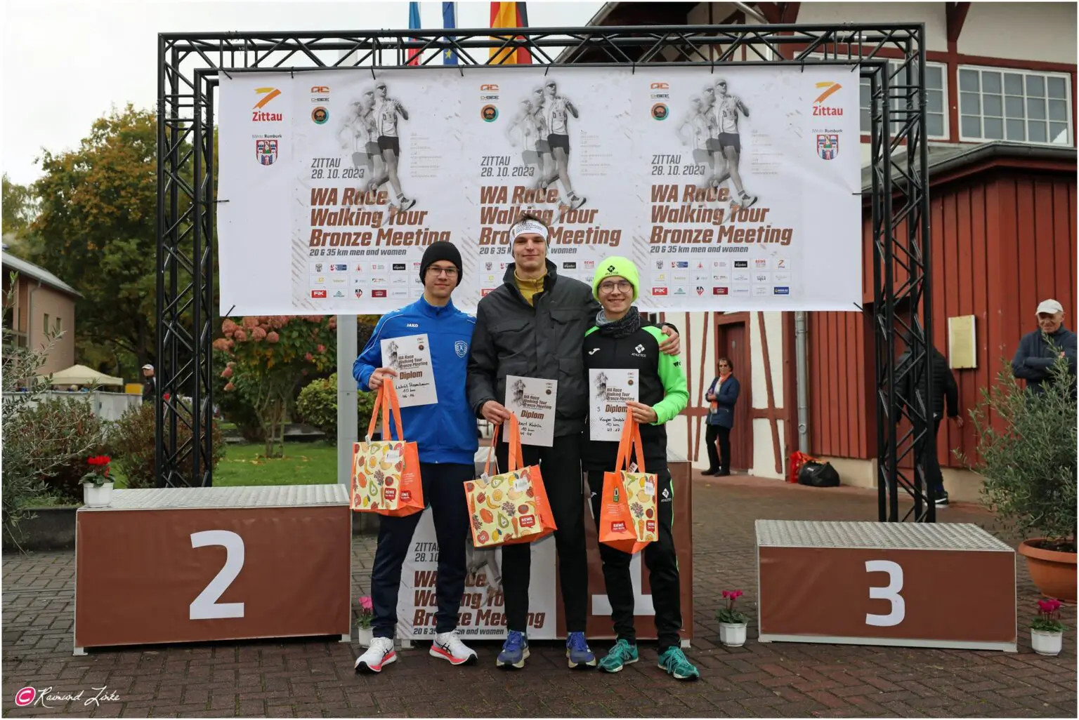 28. Lusatian International Race Walking Meeting. Zawody rozgrywane w Zittau- miasteczku przy granicy niemieckiej. Kacper Drobik zajął 3 miejsce w kategorii wyższej u20 na dystansie 10km i ustanowił nowy rekord życiowy 47:17. Jest to najlepszy wynik w kategorii u18 i drugi w u20 w tym sezonie 2023.