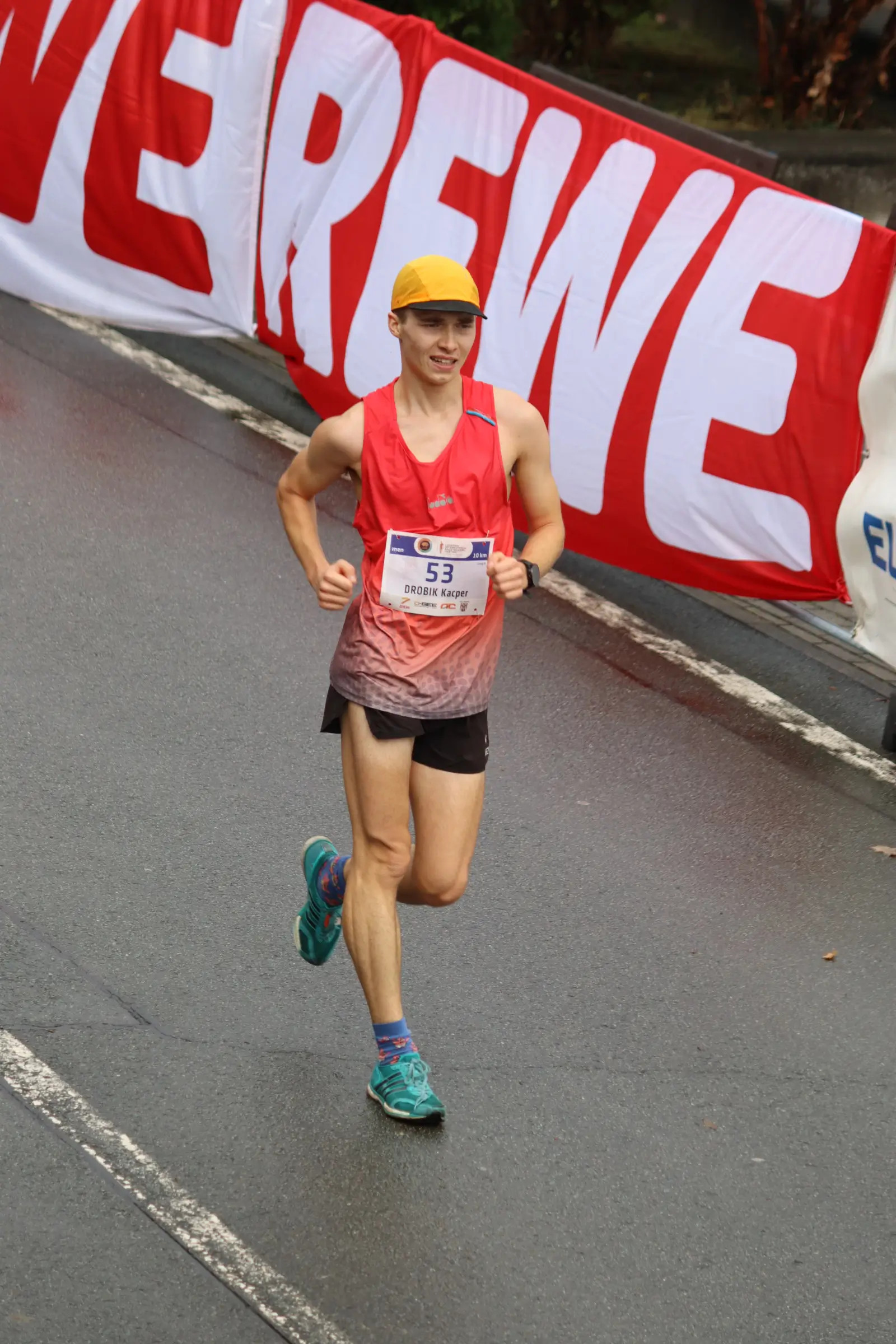 28. Lusatian International Race Walking Meeting. Zawody rozgrywane w Zittau- miasteczku przy granicy niemieckiej. Kacper Drobik zajął 3 miejsce w kategorii wyższej u20 na dystansie 10km i ustanowił nowy rekord życiowy 47:17. Jest to najlepszy wynik w kategorii u18 i drugi w u20 w tym sezonie 2023.