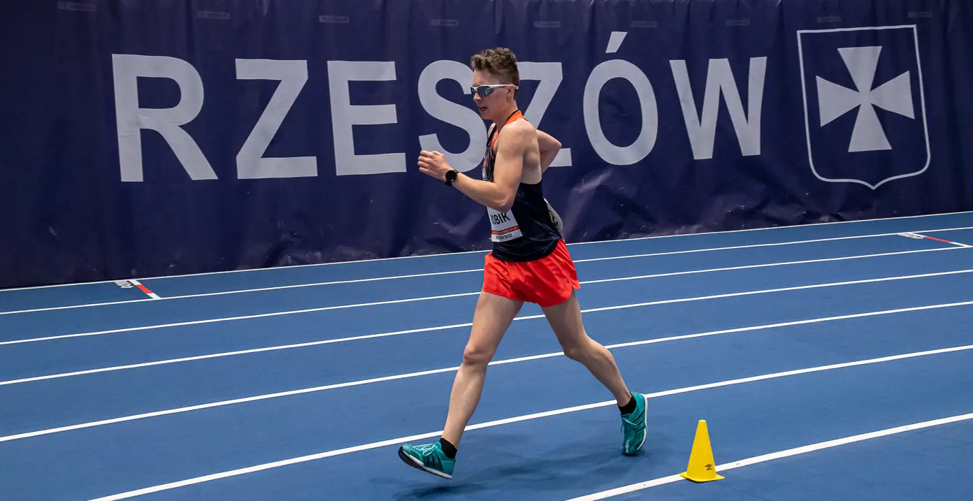 Halowe Mistrzostwa Polski U18 & U20 w Rzeszowie. Kacper Drobik został mistrzem Polski U18 i zarazem uzyskując 14 wynik w historii polskiej lekkiej atletyki- 22:54.62.