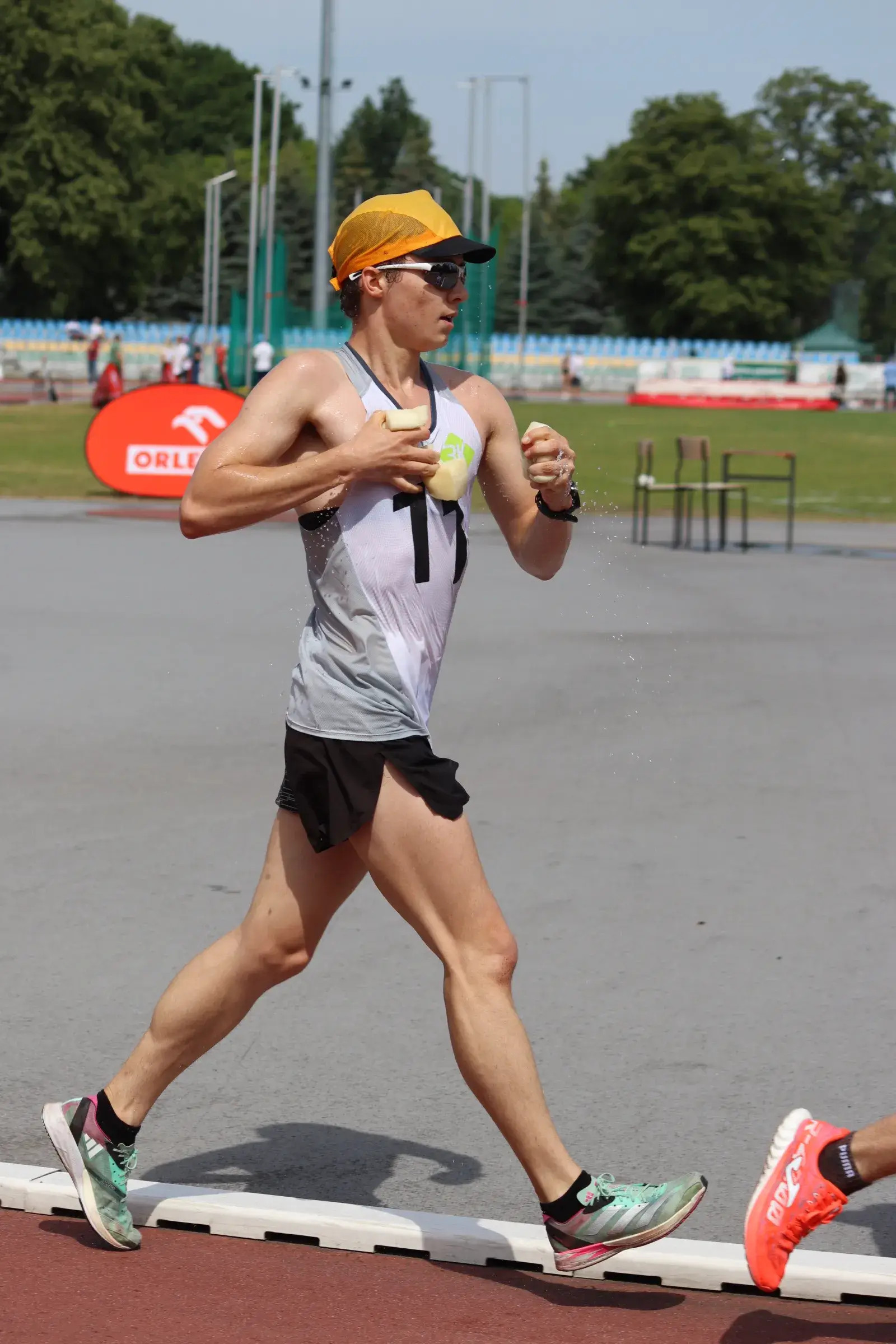 The May National Warsaw Sports Walking Competition took place on May 25, 2024, in Warsaw. Kacper Drobik emerged victorious in this event, setting a new personal best. Particularly impressive is the fact that Kacper achieved this result despite a recent injury, which posed an additional challenge.